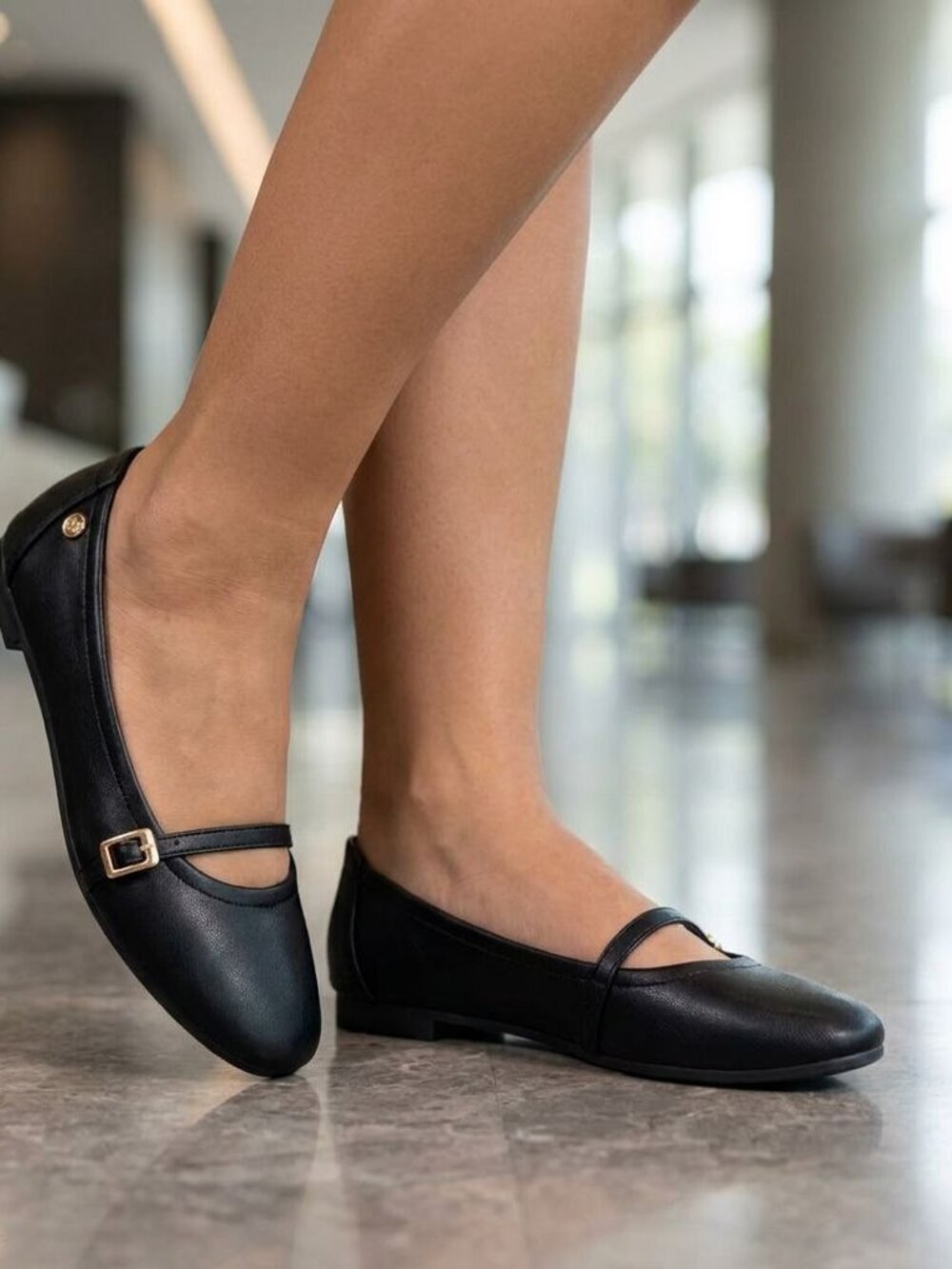 NWT Kayleen Black Buckle Strap Flats - Picture 2 of 5